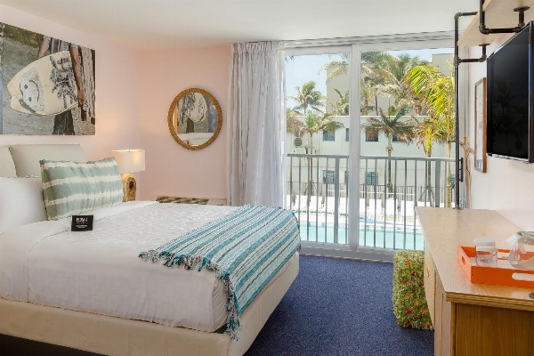 Plunge Beach Hotel image 7